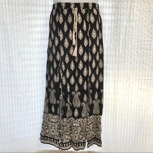 Bohemian black and white maxi skirt with slits